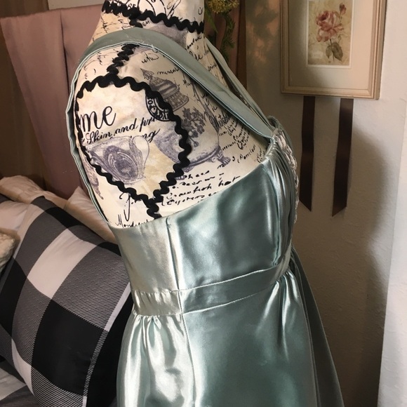 Jessica McClintock - Beautiful mint green jeweled breast formal mini dress - Picture 8 of 13